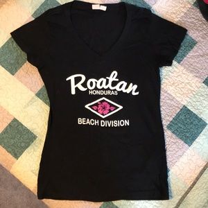 Roatan black V neck t-shirt
